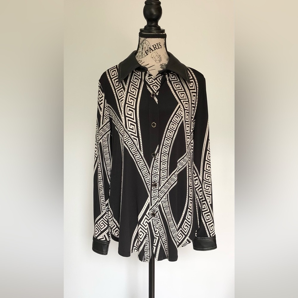 NWT Frank Lyman Montreal Top SIZE 8 black and white long sleeves